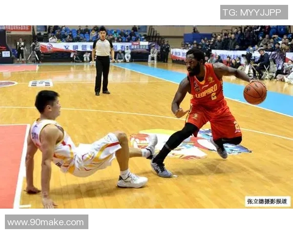 CBA深圳对江苏精彩比赛录像回放全程回顾与分析